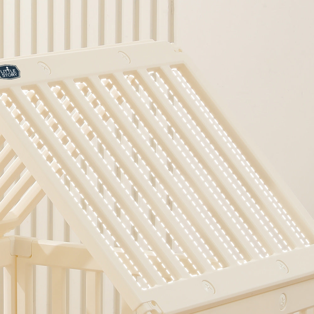 قصة صغيرة - بيت لعب للأطفال - أبيض