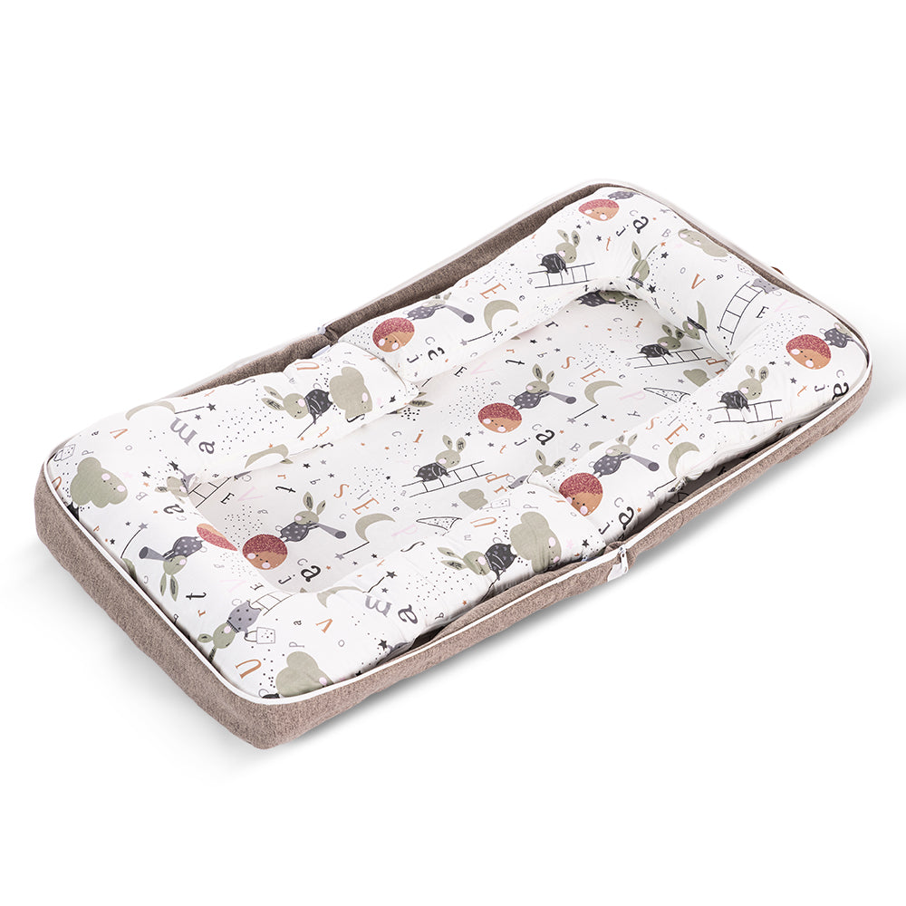 LITTLE STORY - Portable Baby Nest & Lounger Sleeping Pod  - Brown