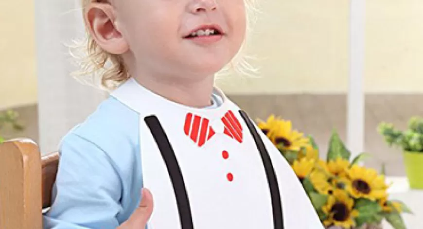 The Bibs & Burp Clothes are Essential while Your Baby is Growing